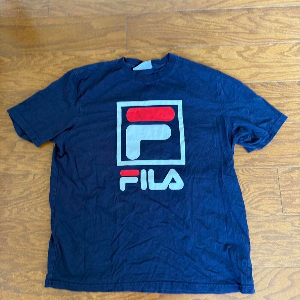 Fila Men's Navy and Blue T-shirt